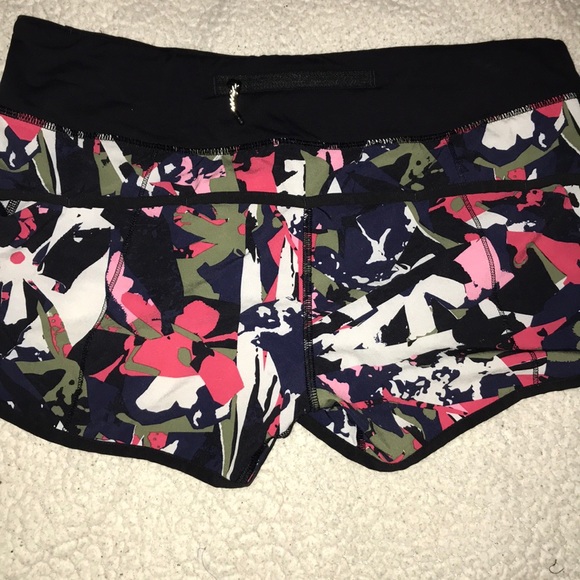 Shorts - Picture 3 of 3